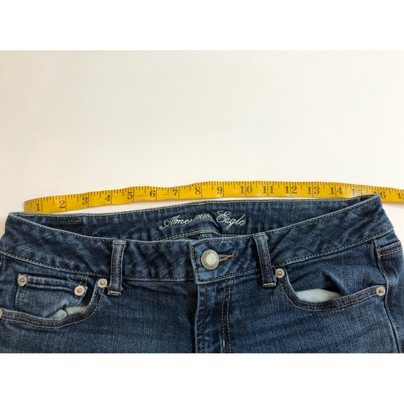 American Eagle Low Rise Favorite Boyfriend Mid Length Denim Shorts - Picture 7 of 13